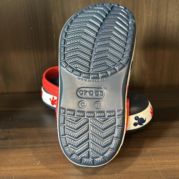 Kids Disney Crocs, light up. Size C11 - Picture 3 of 3